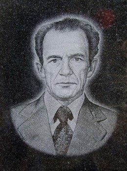 Гравировка портрета на граните в мастерской "Стела", Арсеньев